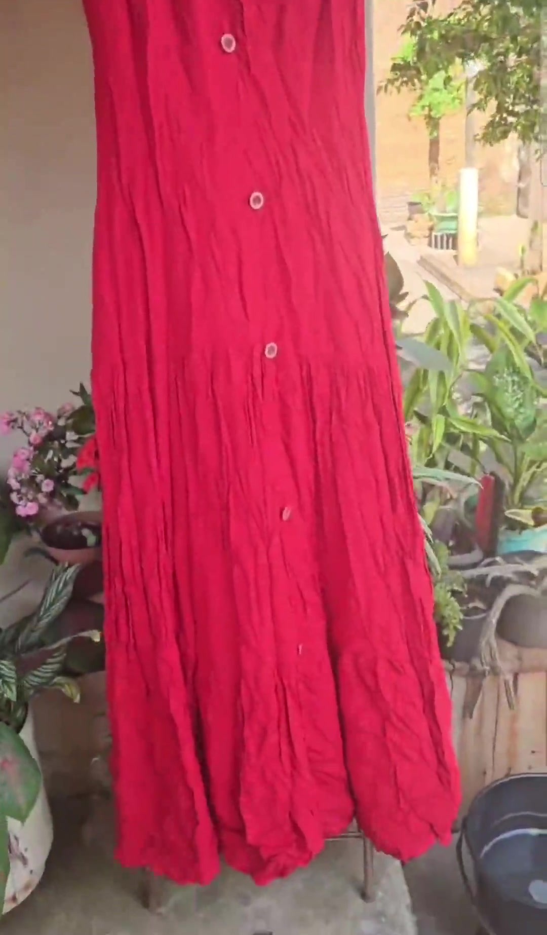 Vestido Vermelho com Detalhe Preto e Botões
