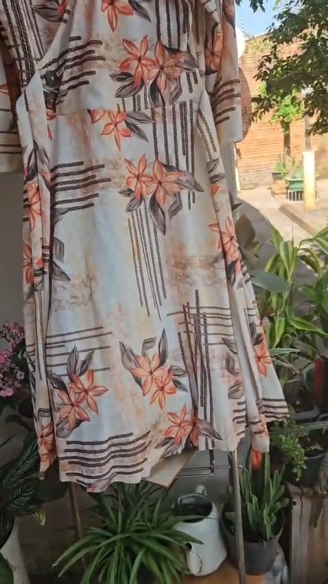 Vestido Envelope Estampa Floral Bege e Marrom
